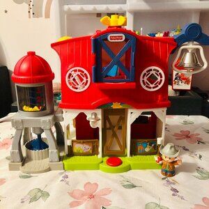 Fisher-Price Little People Animal Friends Farm Playset Red Barn & Farmer